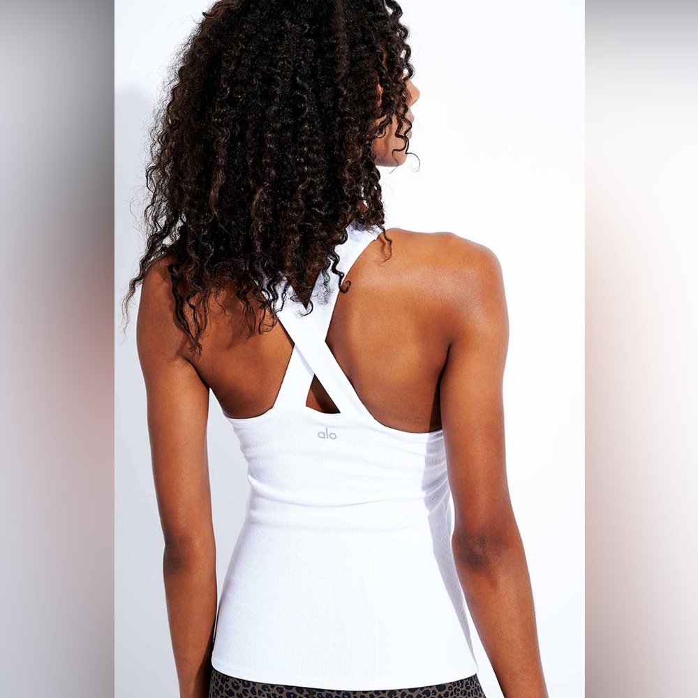 Alo Yoga
Elevate Crossover Tank size medium NWOT